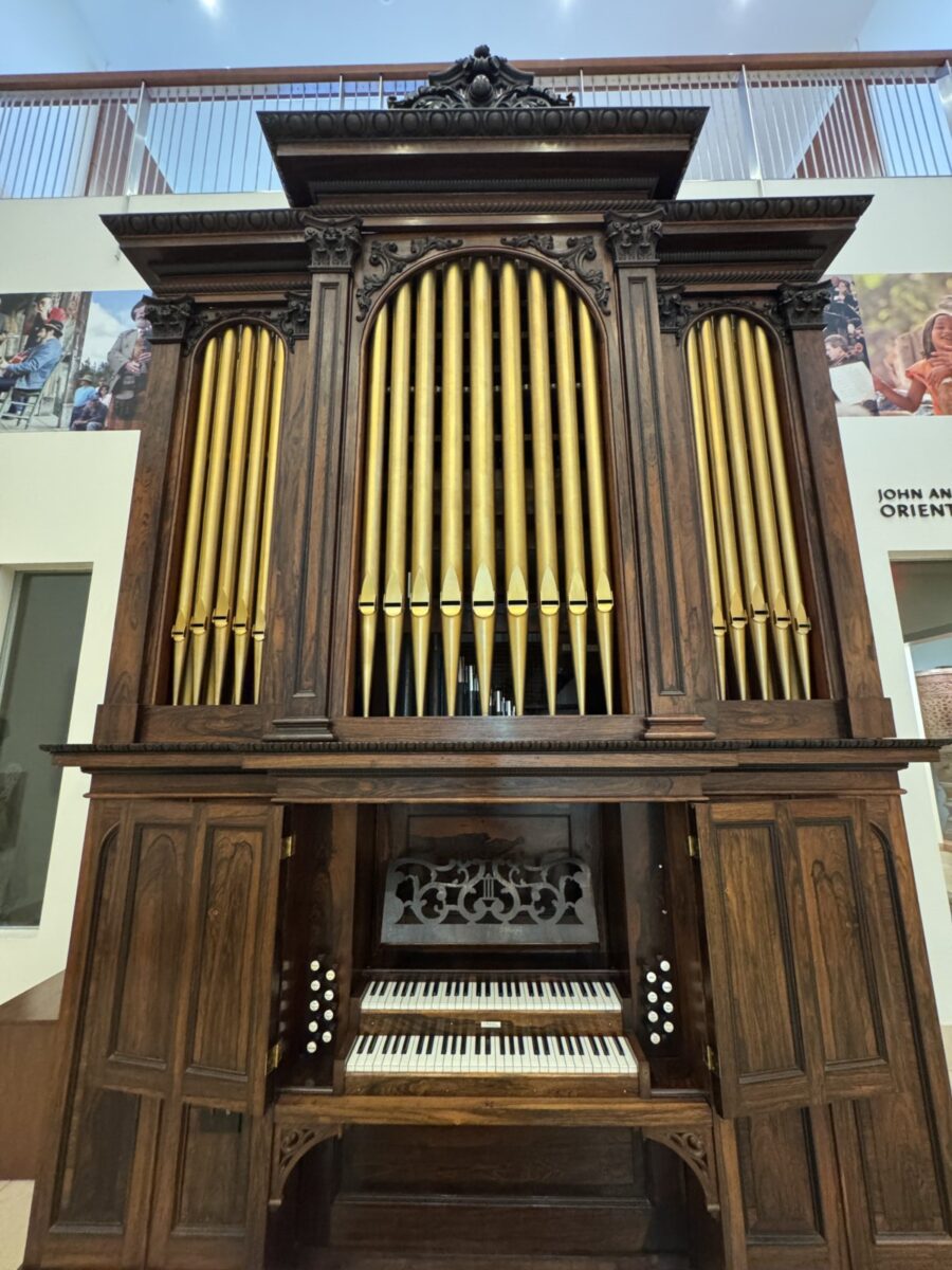 Large pipe organ